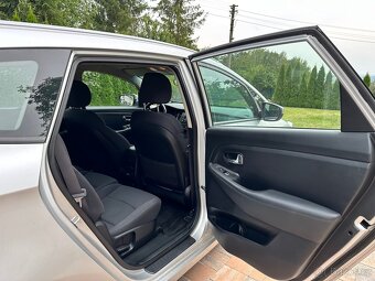 Kia Carens 2013 2.2 104KW - 13
