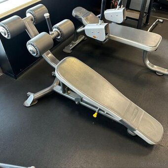 Nabídka posilovacích strojů z našeho fitness klubu - 13