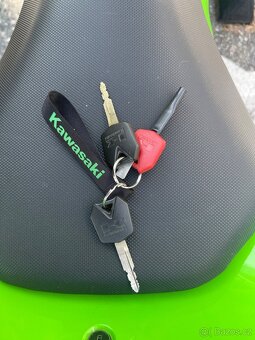 Kawasaki ZX10R Ninja 2007 - 13