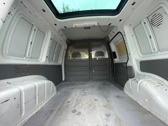 VW Caddy 1,9 TDi střešní okno - 13