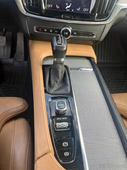 Volvo V90 D4 Inscription AWD | Panorama, PilotAssist - 13