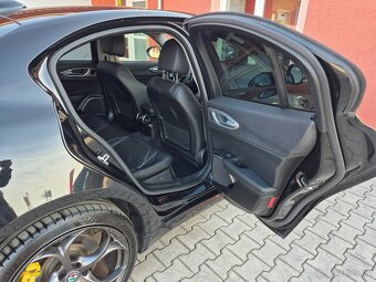 Alfa Romeo Giulia 2.0 Turbo Veloce - 13