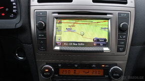 Toyota Avensis D-4D 2014 - 13