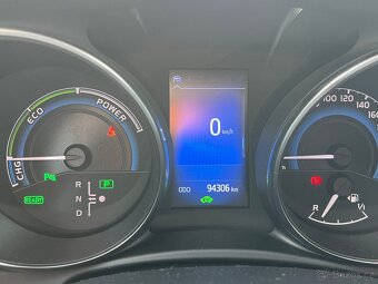 Toyota Auris 1.8i HYBRID, model 2019, naj.94xxx km - 13