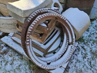 Poklopy a mříže - 13