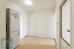 Prodej bytu 3+1 (76,3 m2) s lodžií a sklepem, OV, panel, Pra - 13