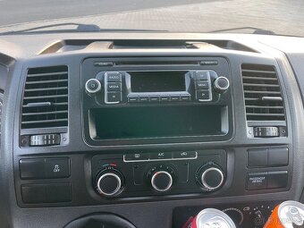 VW T5 2.0 TDI 103KW 9 MÍST NOVÉ ROZVODY - 13