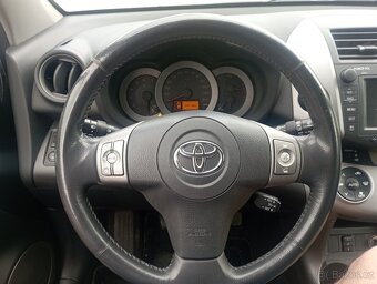 Toyota Rav D-4D/kuže/xenon/Navi/keyless - 13