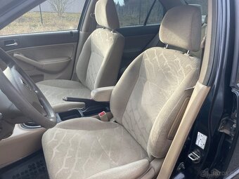 Honda Civic 7g sedan - 13