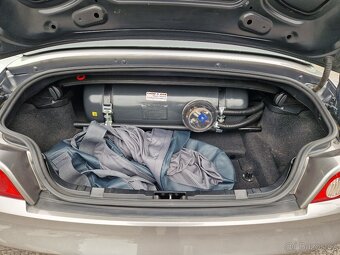 BMW Z4 CABRIO,2.5i,141KW,LPG,AUTOMAT,XENON,KŮŽE,DVĚ STŘECHY - 13