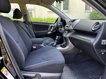 Toyota Rav4 2.2 D4-D 130kW SUV 4x4 Navi Tempomat Rám Nášlapy - 13