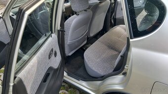 Daihatsu Sirion - 13