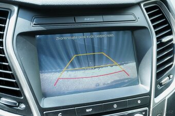 Hyundai Santa Fe 2.2 CRDI 147 kW, Tažné, Kamera, Keyless - 13