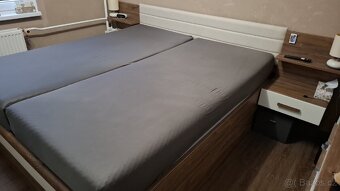 Ložnice-postel, velká šatní skříň, postel - 13