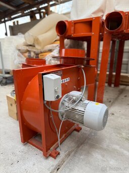 Tvarovačka Woodmizer MP360EH16S spolu s originálním odsávání - 13
