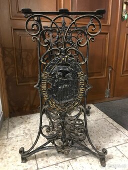 Litinové podstavce ze šicích strojů - 13