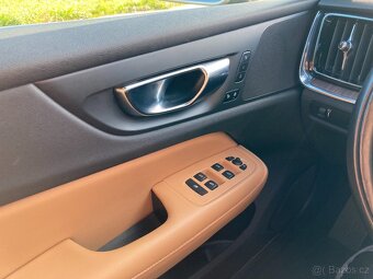 Volvo S60 B5 AWD 8AT inscription 8/2021 záruka 8/2026 - 13