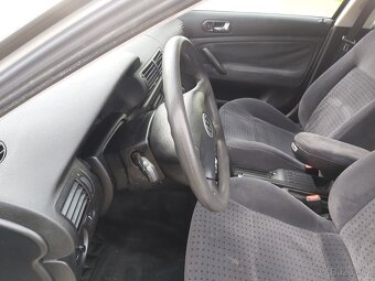 Volkswagen Passat 1.8 20V automat, rok 97 - 13
