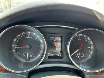 ŠKODA SUPERB II FC 2.0TDI 103KW DSG COMBI STYLE XENON ČR DPH - 13