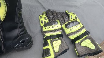 Prodám Triumph 955i RS - 13