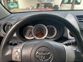 Toyota RAV4 4 2.2 Turbodiesel Sol MOC PĚKNÁ - 13