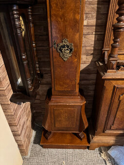 Prodám dvoje podlahové hodiny ve výborném stavu. - 13