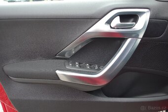 Peugeot 2008 1.2PT ALLURE 61kW 2018 - 13