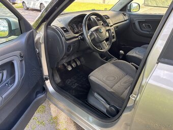 Skoda Fabia II facelift 2012 1.2tsi 77kw Sportline - 13