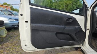 Peugeot 108 1.0 VTi najeto 41tis Km 1.majitel po STK - 13