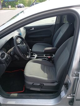 Ford Focus Kombi 1.6 TDCi (66 kW), r. 2005 – klima, tažné - 13