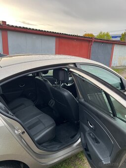 Renault Fluence 2010 1.6i - 13