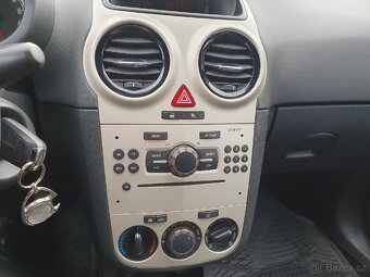 Opel Corsa 1,2i 59kW Automat r.v.2006 - 13
