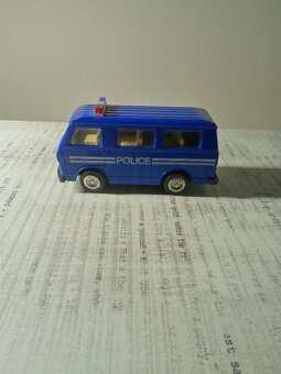 Hračky - auta z éry socialismu - 13