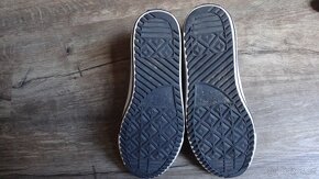 Dvoje vysoké kožené Converse v.38,5 - 13
