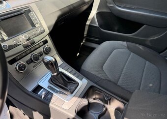 Volkswagen Passat 1,4 TSi automat pravid.servis benzín - 13