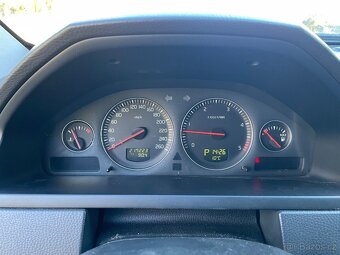 Volvo XC90 2.4 D5 136kW 7Míst Momentum - 13