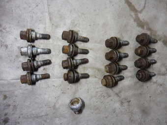 Prodám orig.16" litá kola+zimní pneu. PEUGEOT 307 rv: 2005 - 13