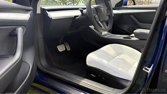 Tesla 3 Performance: 393 kW Refresh 2022. Skvělý stav. - 13