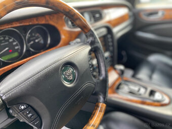 Jaguar XJR 4.2 V8 291kw Automat+Serviska - 13