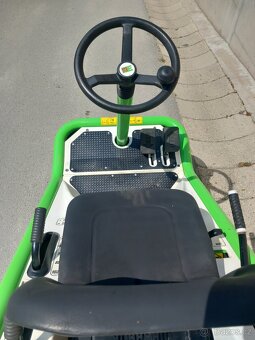 Prodám zahradní traktor Etesia Bahia 14Hp Hydro - 13