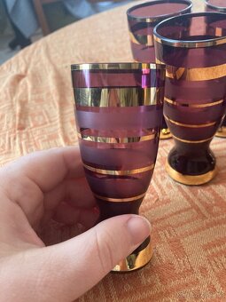 Porcelán a skleničky - 13
