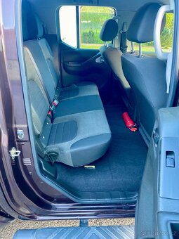 NISSAN NAVARA D40 2.5 dci 140KW UZÁVIERKA - 13