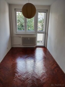 Pronájem bytu 2+kk s balkónem - 13
