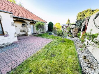 Prodej rodinného domu 234 m², pozemek 2009 m² Šanov - 13