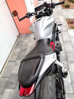 Triumph Street Tripla R 765 - 13