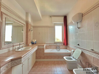 Prodej bytu 3+1 118 m², viale Europa, Montesilvano, Itálie - 13