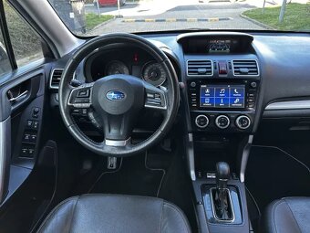 Subaru Forester 2.0 D 4x4 Kůže Navi Xenony Panorama Tažné 2t - 13
