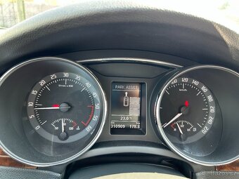 ŠKODA SUPERB II FC 2.0TDI 103KW DSG COMBI STYLE XENON ČR DPH - 13