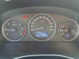 Hyundai H 1,  2,5 CRDi 8 míst - 13