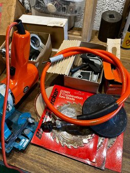 SET NÁŘADÍ Black a Decker z pravěku. - 13